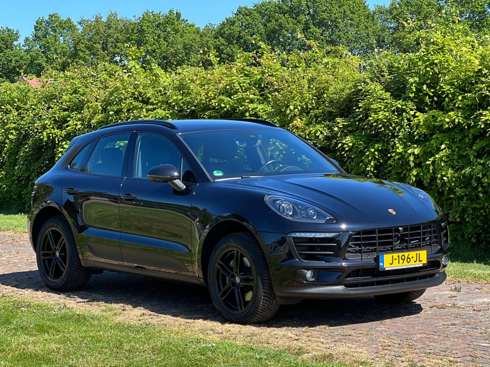 porsche-macan-geleverd-aan-jimmy-uit-deurne