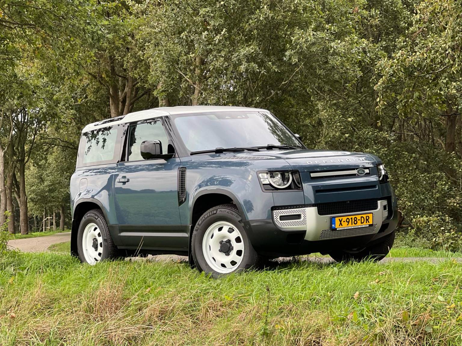 Land Rover Defender geleverd aan Hans uit Prinsenbeek